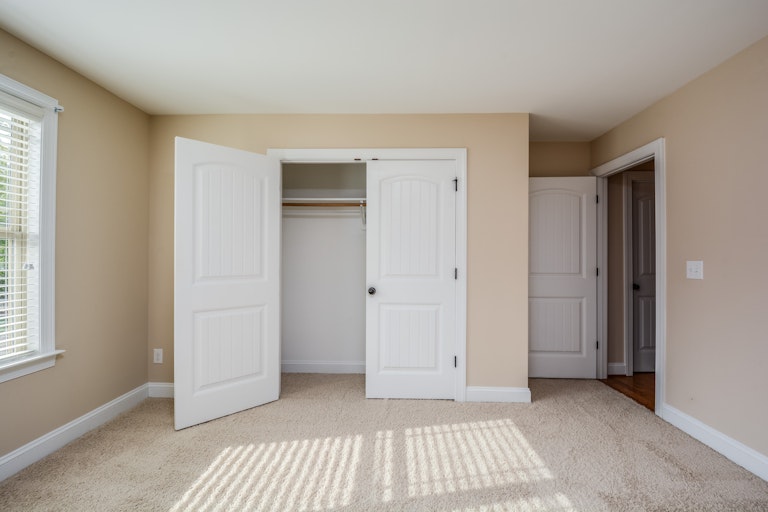 Photo 10 of 17 - 203 McKnitt Pl, Garner, NC 27529