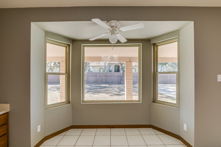 Photo 10 of 31 - 5245 W Christy Dr, Glendale, AZ 85304