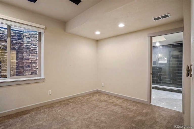 Photo 16 of 40 - 2252 S Loveland St, Denver, CO 80228