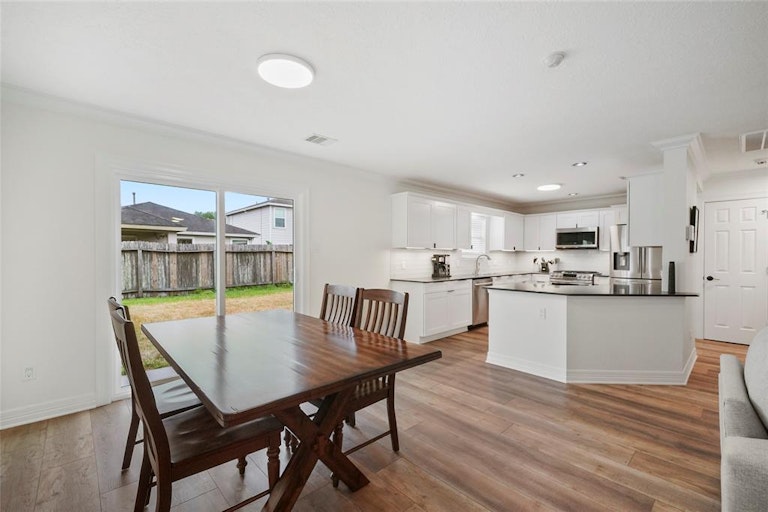Photo 15 of 35 - 2915 Beacon Grove St, Spring, TX 77389