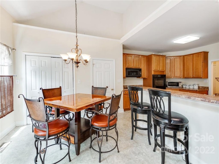 Photo 10 of 30 - 1801 Charles Raper Jonas Hwy, Mount Holly, NC 28120
