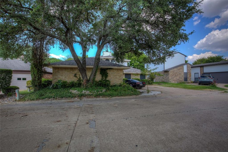Photo 3 of 39 - 2914 Starboard Dr, Rockwall, TX 75087