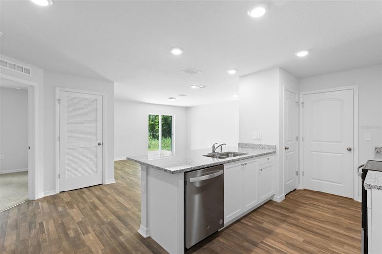 Photo 4 of 29 - 426 Mallard Ln, Kissimmee, FL 34759