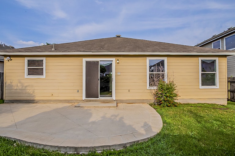Photo 7 of 20 - 2327 Baxter Sta, San Antonio, TX 78245