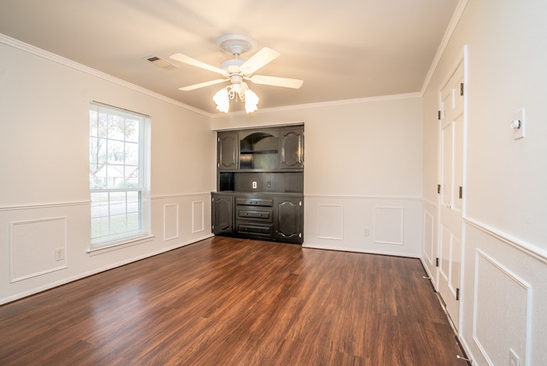 Photo 10 of 27 - 610 Green Hills Rd, Duncanville, TX 75137