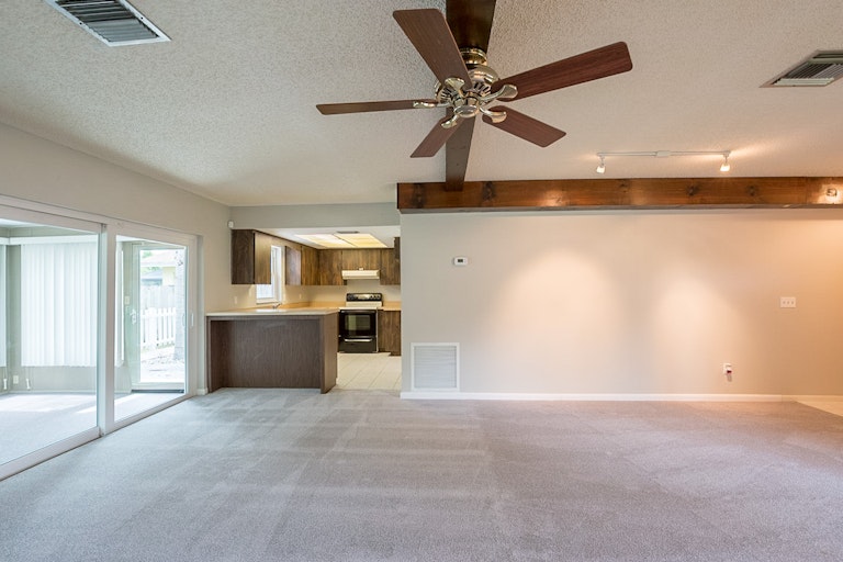 Photo 5 of 15 - 14529 Knoll Ridge Dr, Tampa, FL 33625