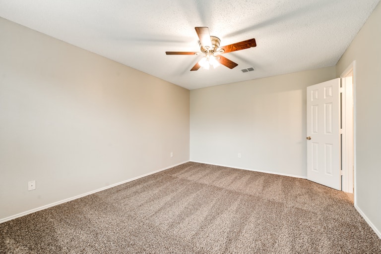 Photo 16 of 27 - 1018 Halifax Ln, Forney, TX 75126
