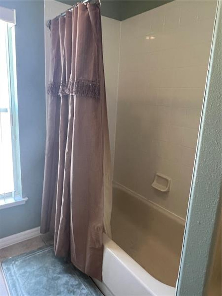 Photo 18 of 59 - 1028 Grand Reserve Dr, Davenport, FL 33837