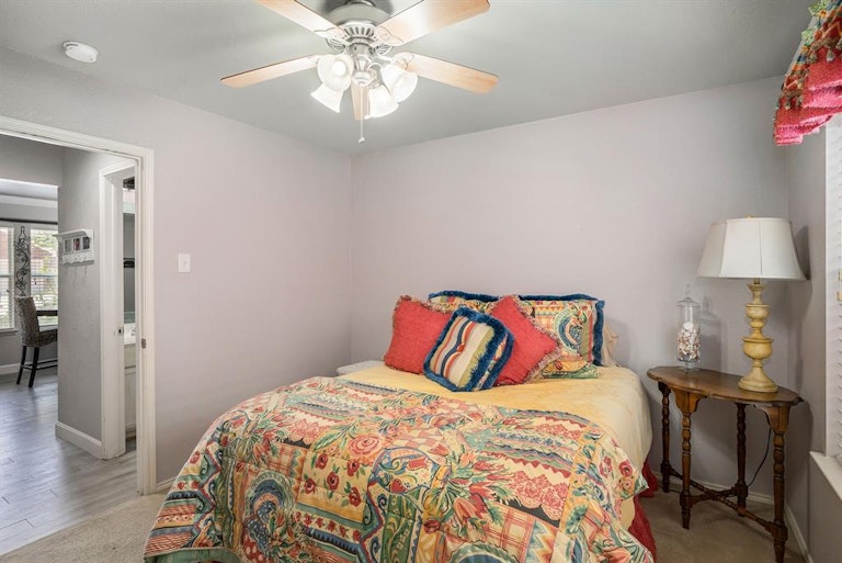 Photo 18 of 34 - 5901 Westgate Dr, Fort Worth, TX 76179