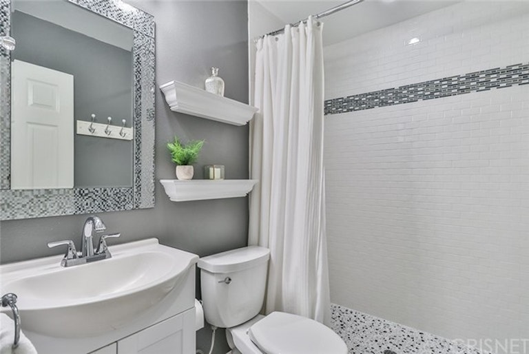 Photo 31 of 75 - 4077 Bending Oak Ct, Moorpark, CA 93021