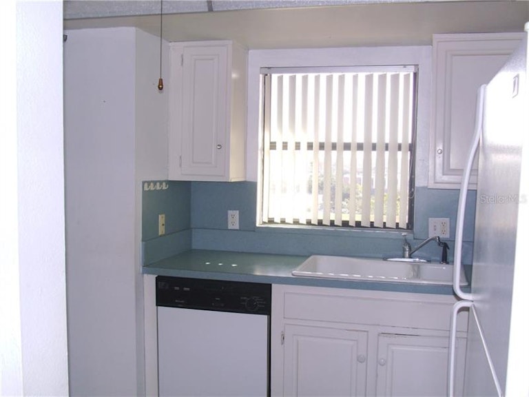 Photo 3 of 22 - 7050 Sunset Dr S #614, South Pasadena, FL 33707