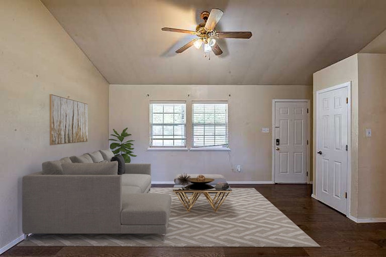Photo 2 of 19 - 404 Murchison St, Farmersville, TX 75442