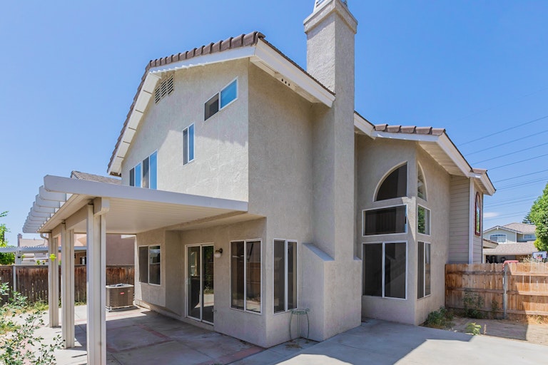 Photo 7 of 24 - 15641 Coventry Ln, Fontana, CA 92337