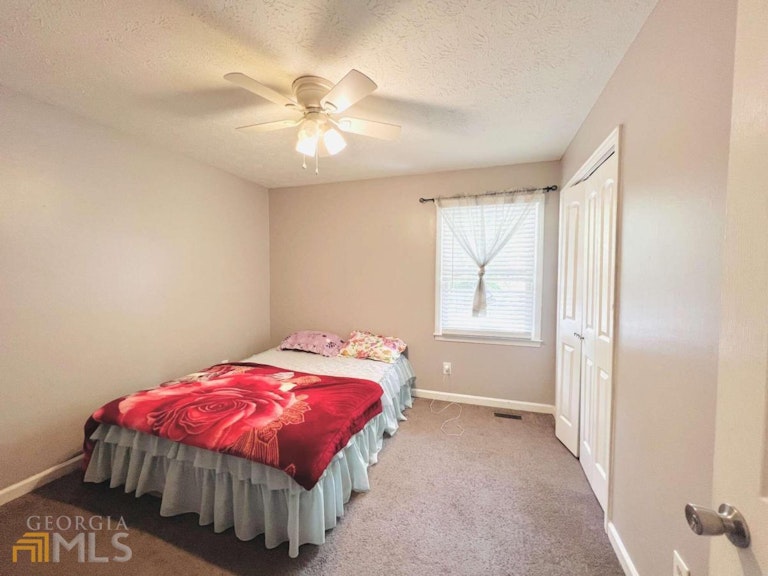 Photo 11 of 22 - 453 Rays Rd, Stone Mountain, GA 30083