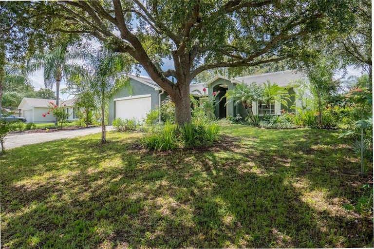 Photo 29 of 32 - 3245 Big Valley Dr, Lakeland, FL 33812