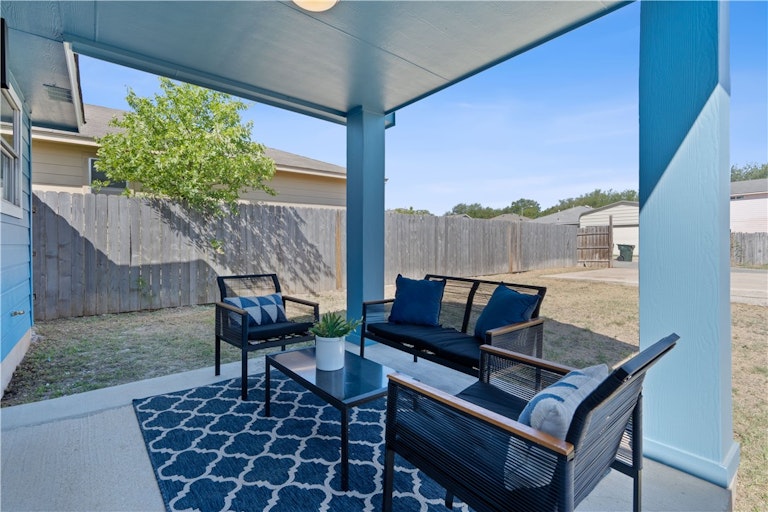 Photo 16 of 34 - 125 Segovia Way, Pflugerville, TX 78660