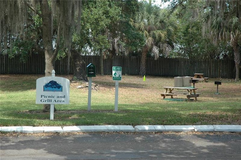 Photo 11 of 16 - 3001 58th Ave S #614, Saint Petersburg, FL 33712