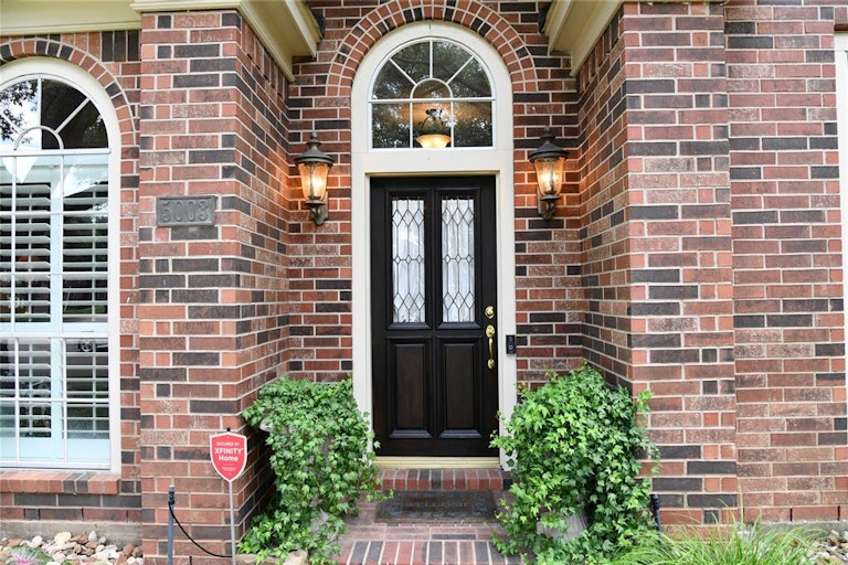 Photo 4 of 44 - 5003 Kingsland Ct, Sugar Land, TX 77479
