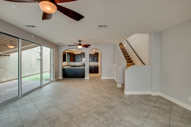 Photo 3 of 33 - 1063 S Storment Ln, Gilbert, AZ 85296
