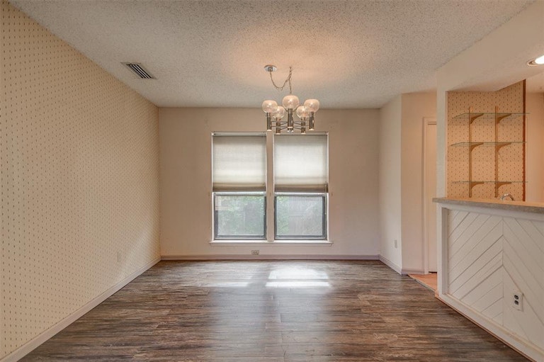 Photo 13 of 17 - 1921 Boulder Dr, Plano, TX 75023
