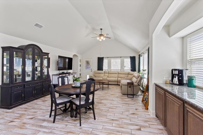 Photo 10 of 25 - 915 Birchwood Dr, Wylie, TX 75098