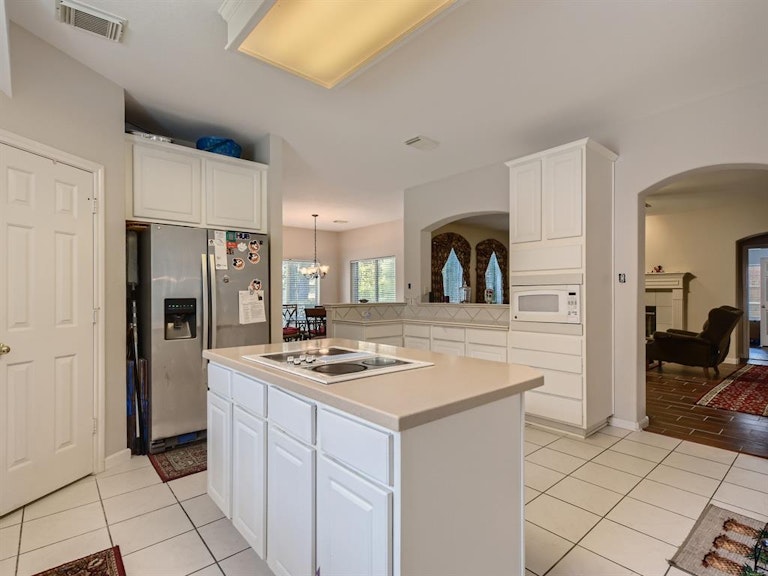 Photo 11 of 28 - 13518 Greenwood Manor Dr, Cypress, TX 77429