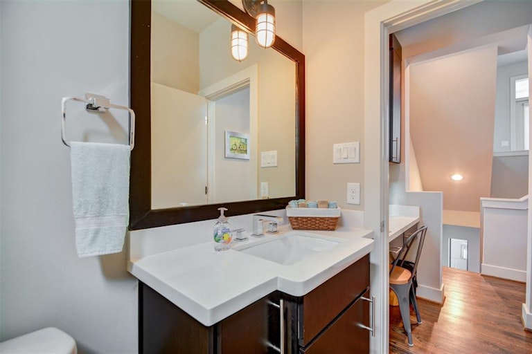 Photo 16 of 49 - 5638 Petty St Unit C, Houston, TX 77007