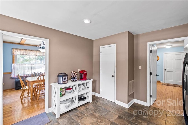 Photo 9 of 48 - 1200 Hess Rd, Concord, NC 28025