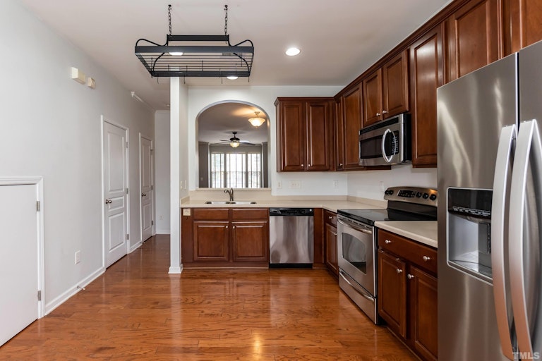 Photo 10 of 21 - 895 Cupola Dr, Raleigh, NC 27603