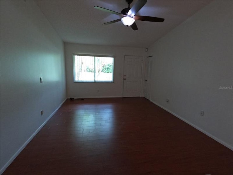 Photo 4 of 20 - 6840 43rd St N, Pinellas Park, FL 33781