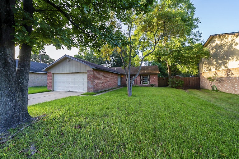 Photo 9 of 33 - 3303 Crossman St, Porter, TX 77365