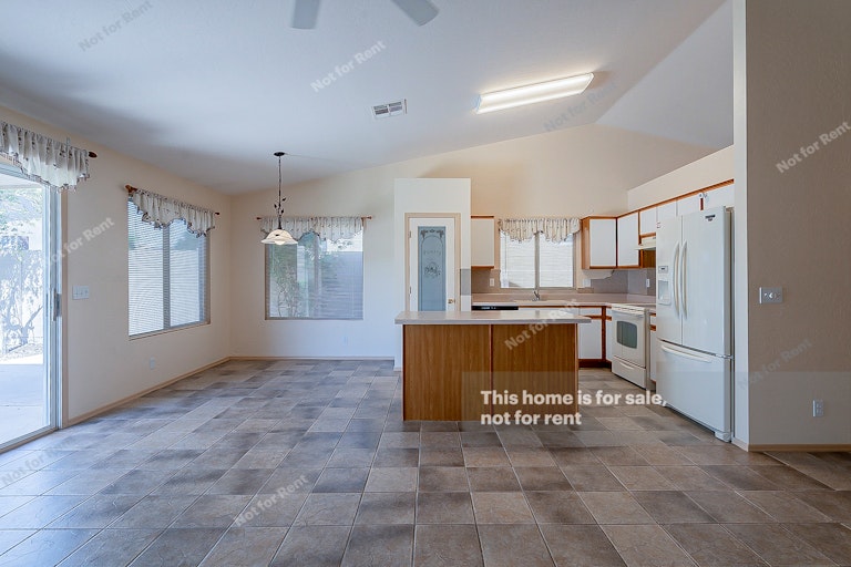 Photo 8 of 24 - 970 W 18th Ave, Apache Junction, AZ 85120