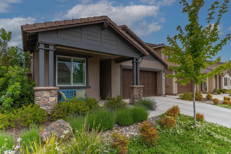 Photo 13 of 53 - 3420 Coyote Brush Dr, Folsom, CA 95630