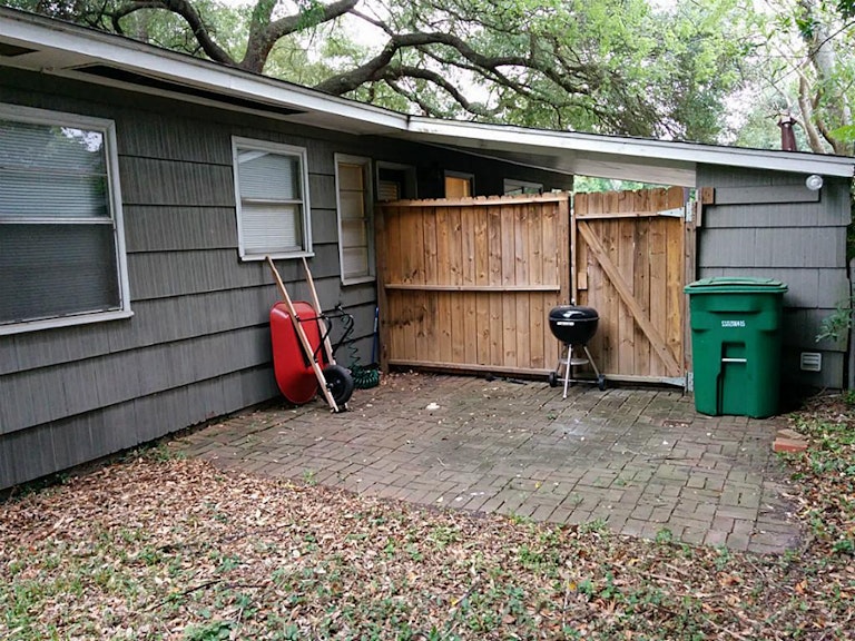 Photo 30 of 30 - 6326 Roos Rd, Houston, TX 77074
