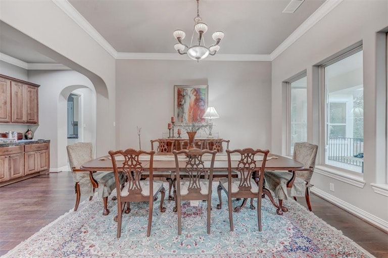Photo 5 of 31 - 2026 Pecan St, Katy, TX 77494