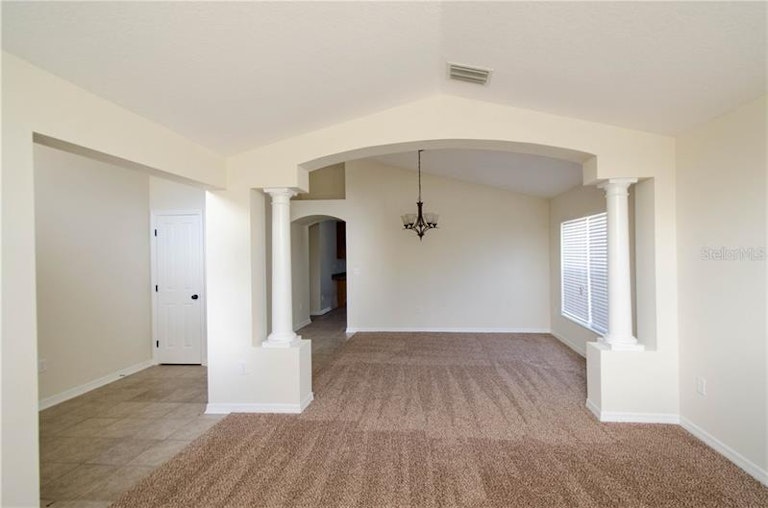 Photo 6 of 25 - 812 Barclay Wood Dr, Ruskin, FL 33570