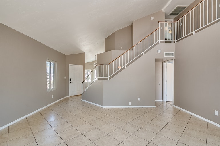 Photo 2 of 23 - 3118 E Topeka Dr, Phoenix, AZ 85050