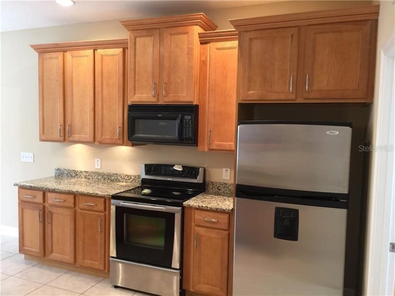 Photo 3 of 24 - 6823 44th Ter E, Bradenton, FL 34203