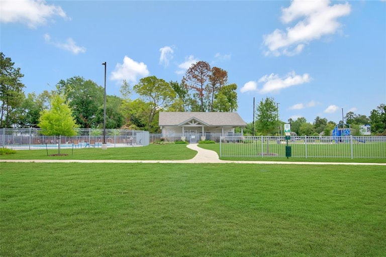 Photo 3 of 22 - 2134 Royal Ann Way, Tomball, TX 77375