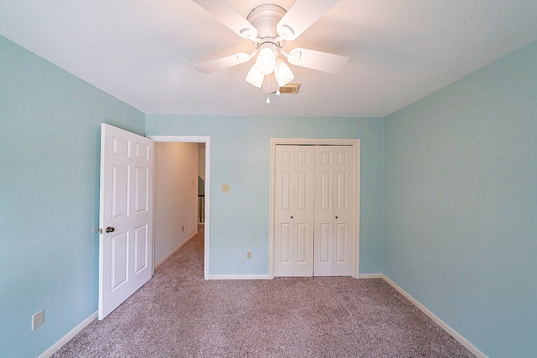 Photo 30 of 37 - 5522 Lone Cedar Dr, Kingwood, TX 77345