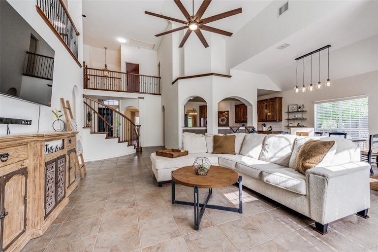 Photo 15 of 35 - 2604 Stallions Ln, Celina, TX 75009