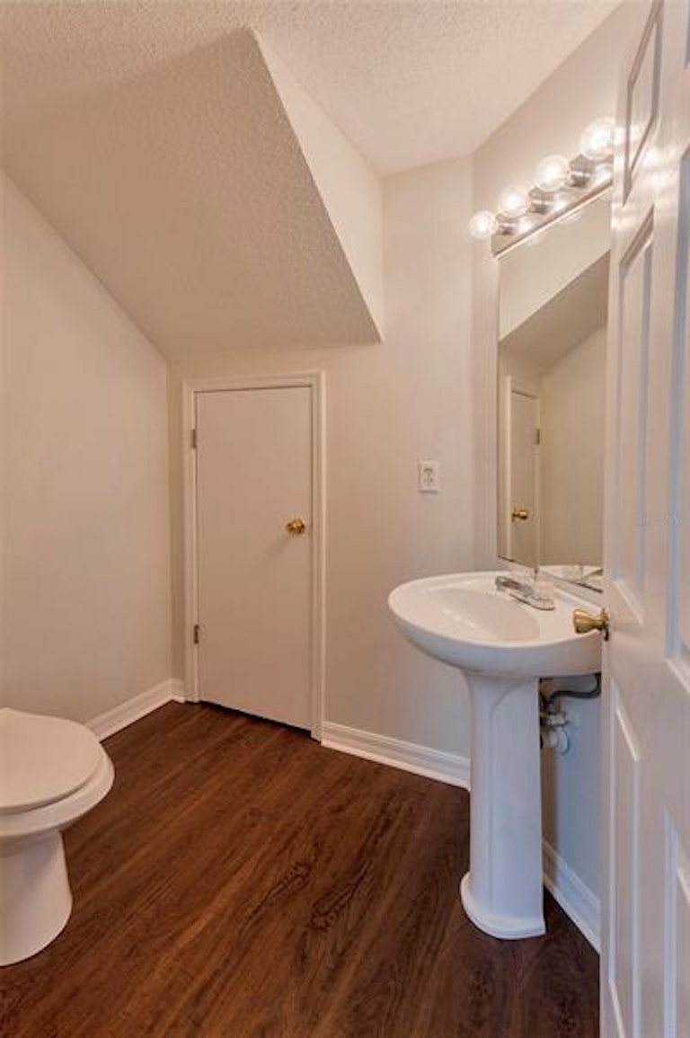 Photo 24 of 38 - 18220 Paradise Point Dr, Tampa, FL 33647