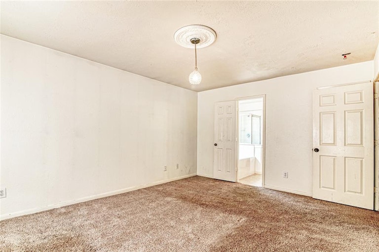 Photo 13 of 25 - 21603 Trilby Way, Humble, TX 77338