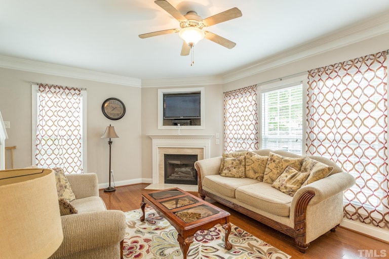 Photo 11 of 41 - 708 Alberta Ct, Wendell, NC 27591