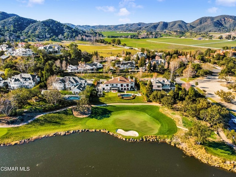 Photo 63 of 80 - 208 W Stafford Rd, Thousand Oaks, CA 91361