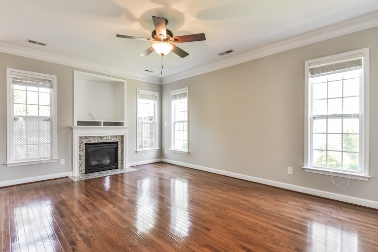 Photo 2 of 25 - 135 Florians Dr, Holly Springs, NC 27540