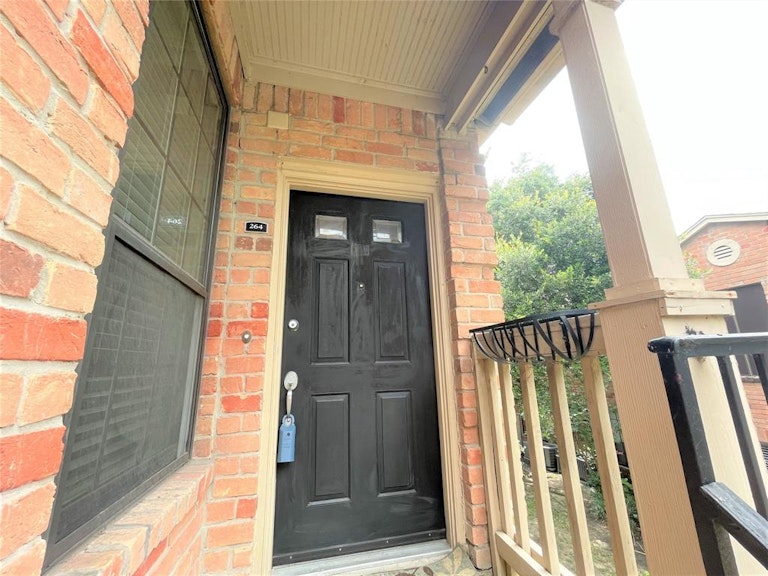 Photo 1 of 23 - 2255 Braeswood Park Dr #264, Houston, TX 77030