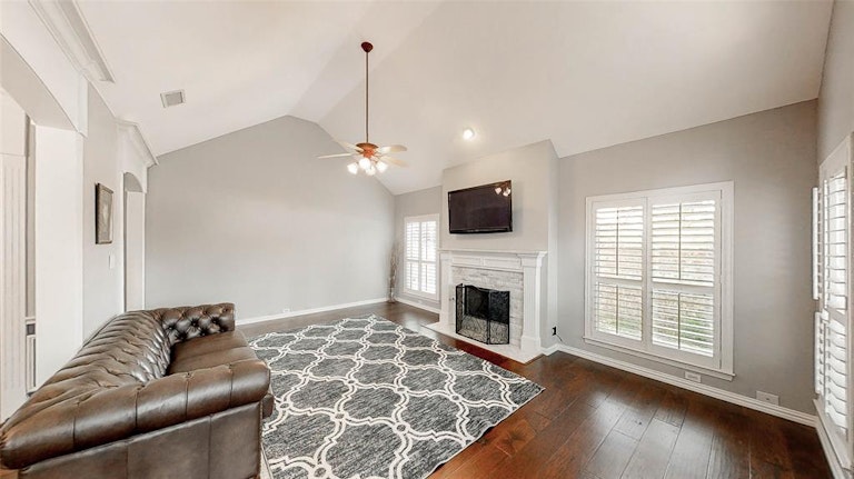Photo 16 of 34 - 1800 Tara Ct, Flower Mound, TX 75028