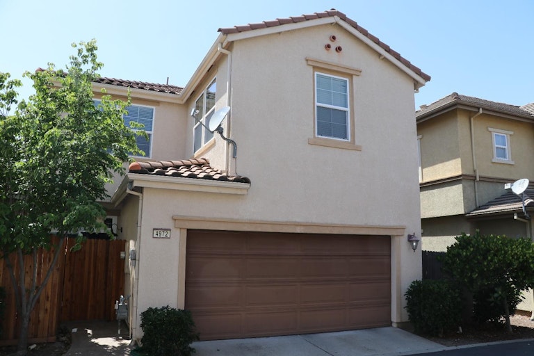 Photo 38 of 69 - 4972 Madamin Way, Sacramento, CA 95835