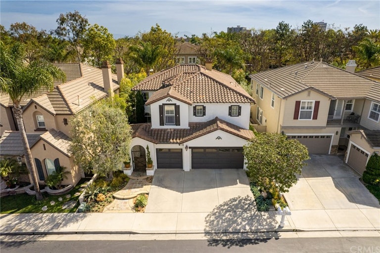 Photo 7 of 72 - 18692 Calera Ln, Huntington Beach, CA 92648